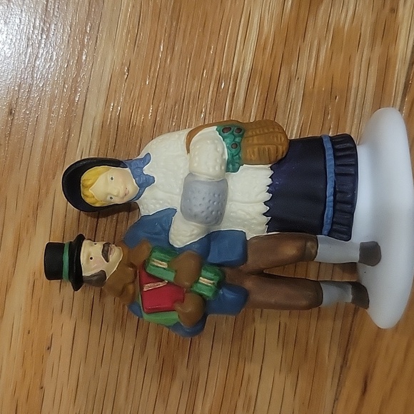 Department 56 Vintage Christmas Carol Christmas Morning Figures - Picture 15 of 16